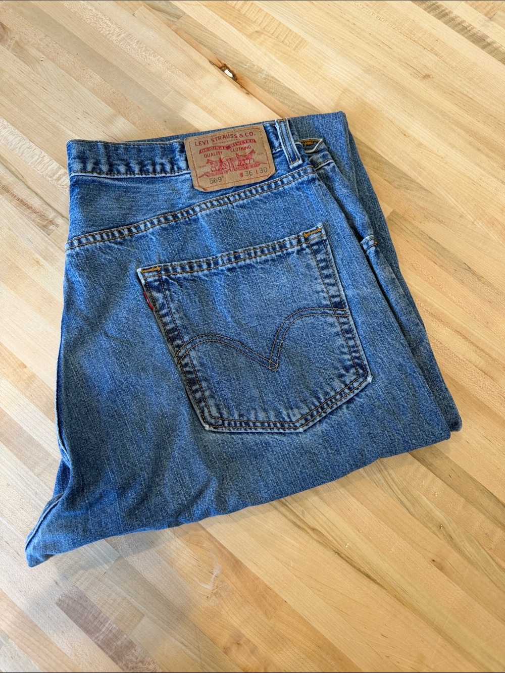 Levi's Men's Blue Relaxed Fit Jeans